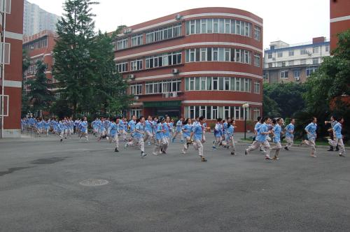 北京師范大學(xué)成都實(shí)驗(yàn)中學(xué)校園風(fēng)采