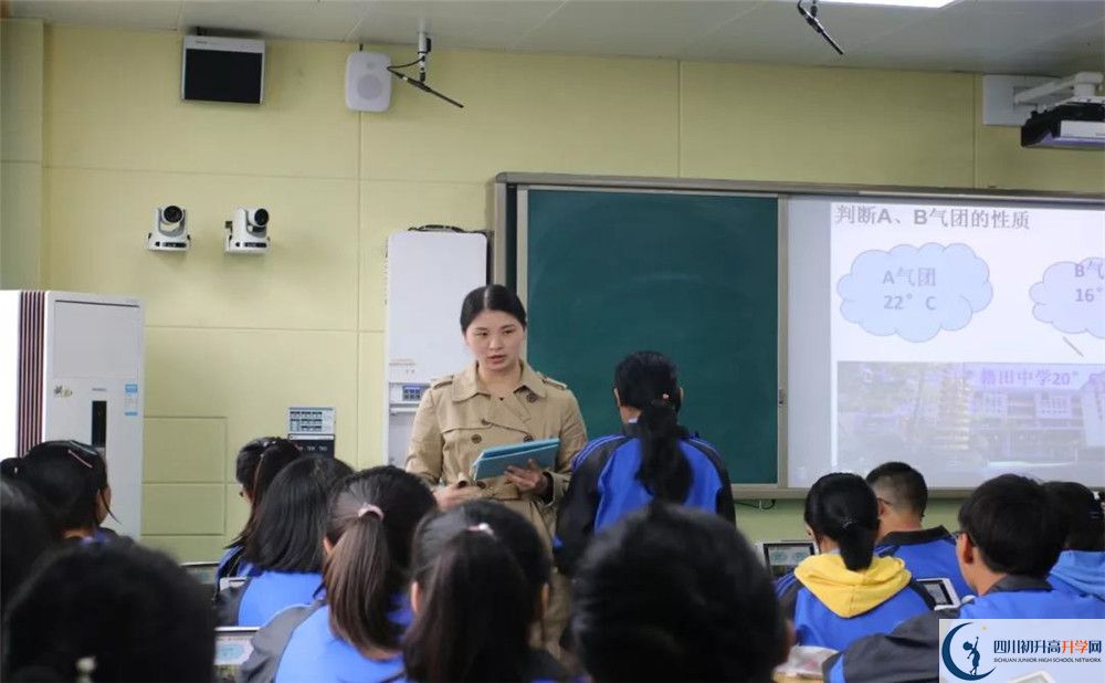 成都市籍田中學(xué)平行班中考重點率是多少？